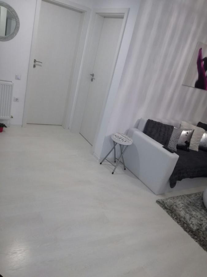 White Luxury Apartment Sybin Zewnętrze zdjęcie