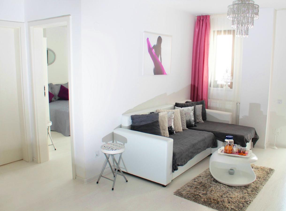 White Luxury Apartment Sybin Zewnętrze zdjęcie